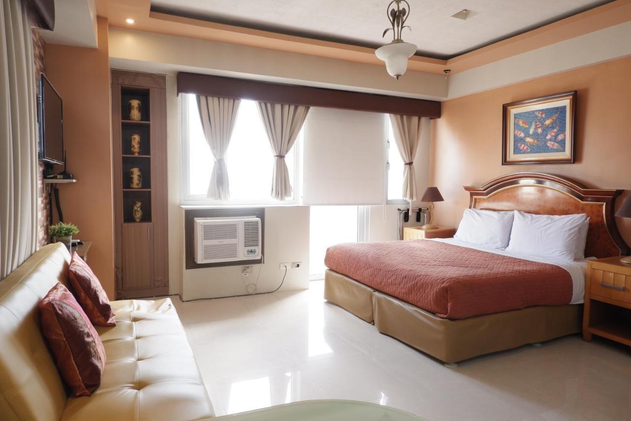 One Palm Tree Villas Манила Екстериор снимка