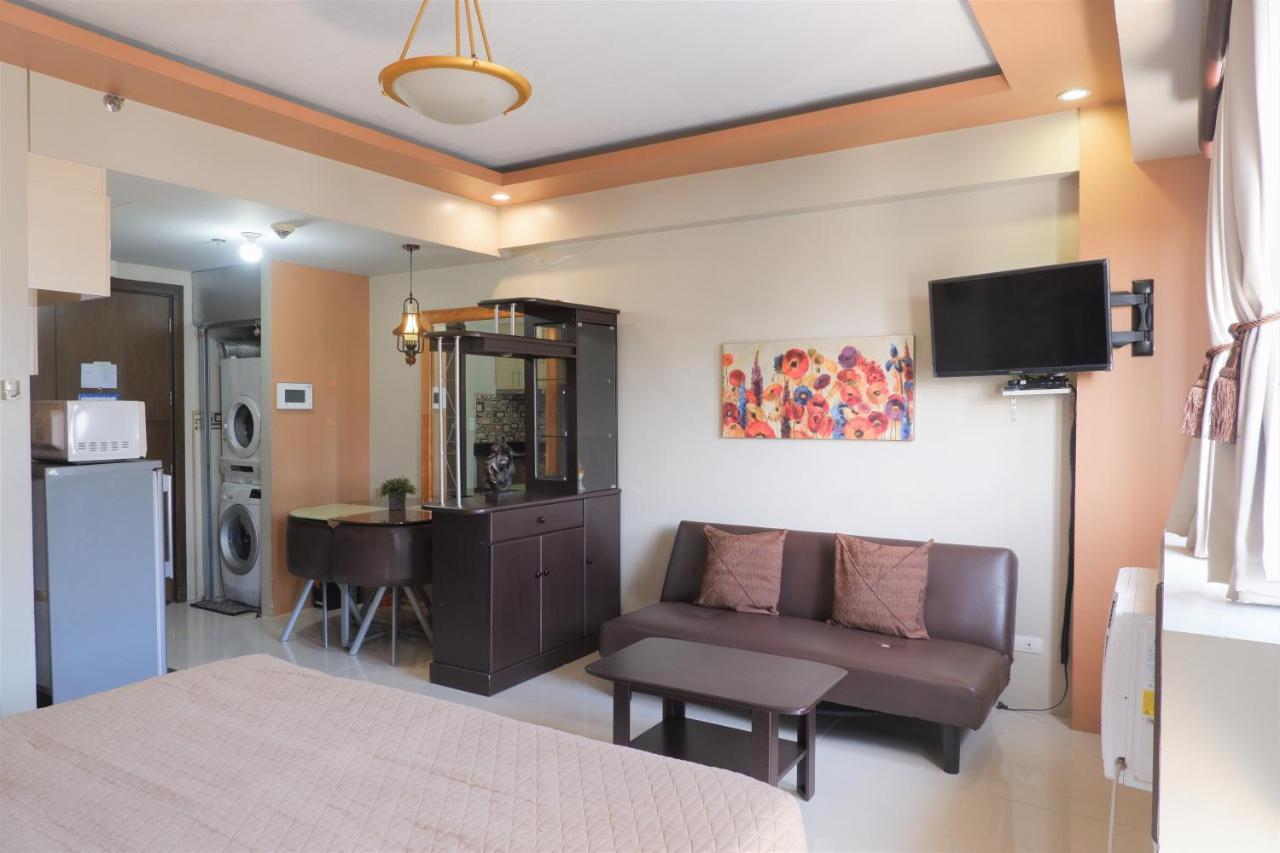 One Palm Tree Villas Манила Екстериор снимка