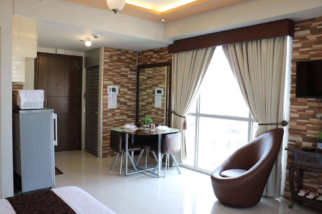 One Palm Tree Villas Манила Екстериор снимка