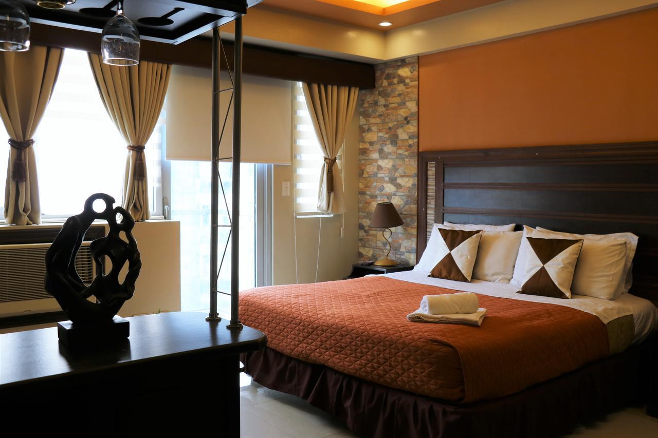 One Palm Tree Villas Манила Екстериор снимка