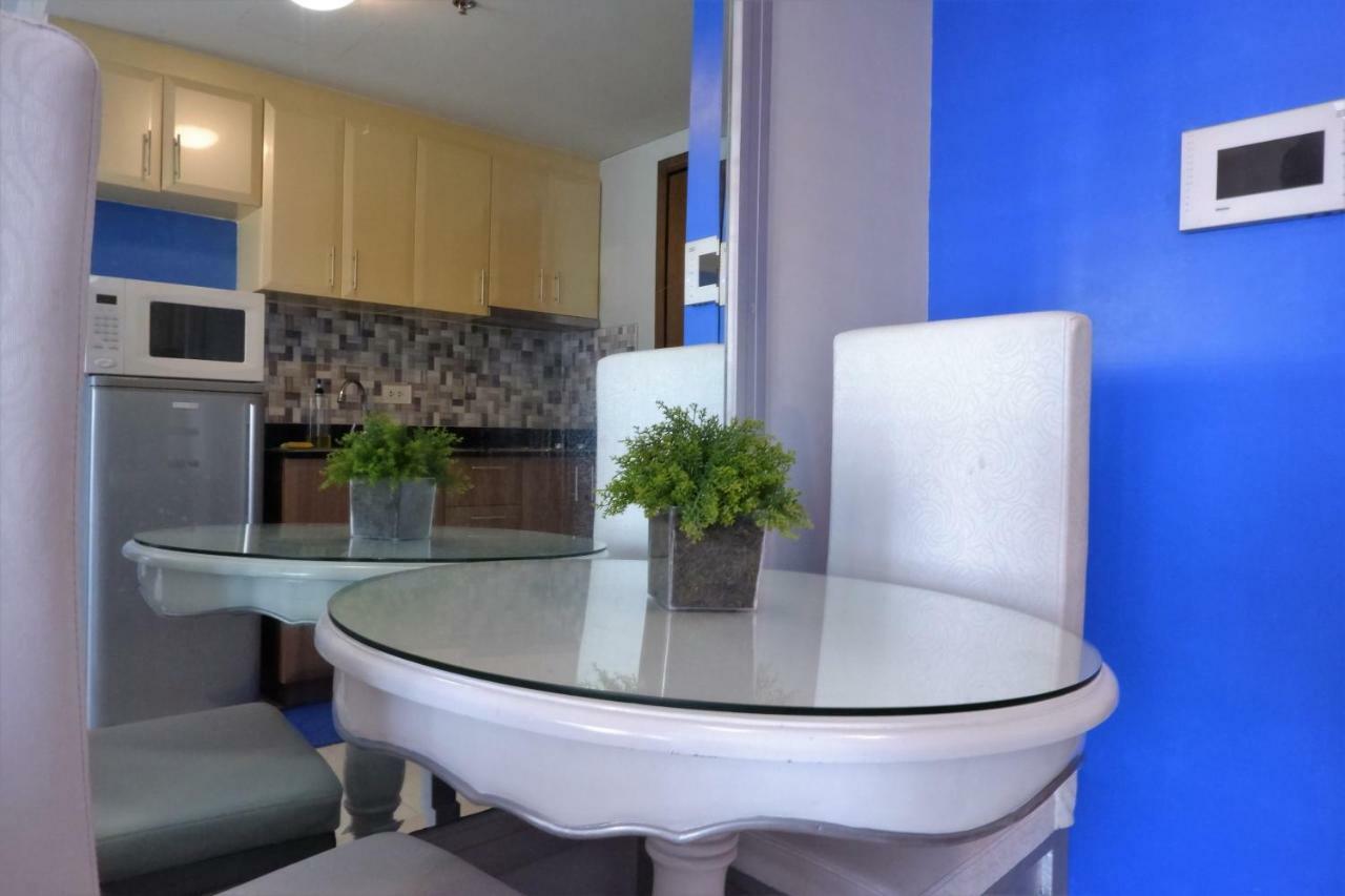 One Palm Tree Villas Манила Екстериор снимка