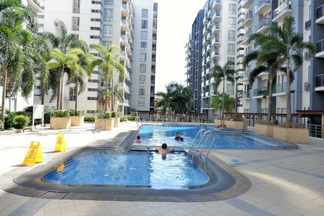 One Palm Tree Villas Манила Екстериор снимка